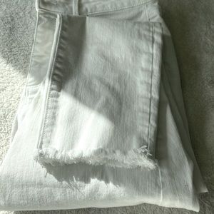 Ann Taylor Curvy Sz 6 cropped white jeans